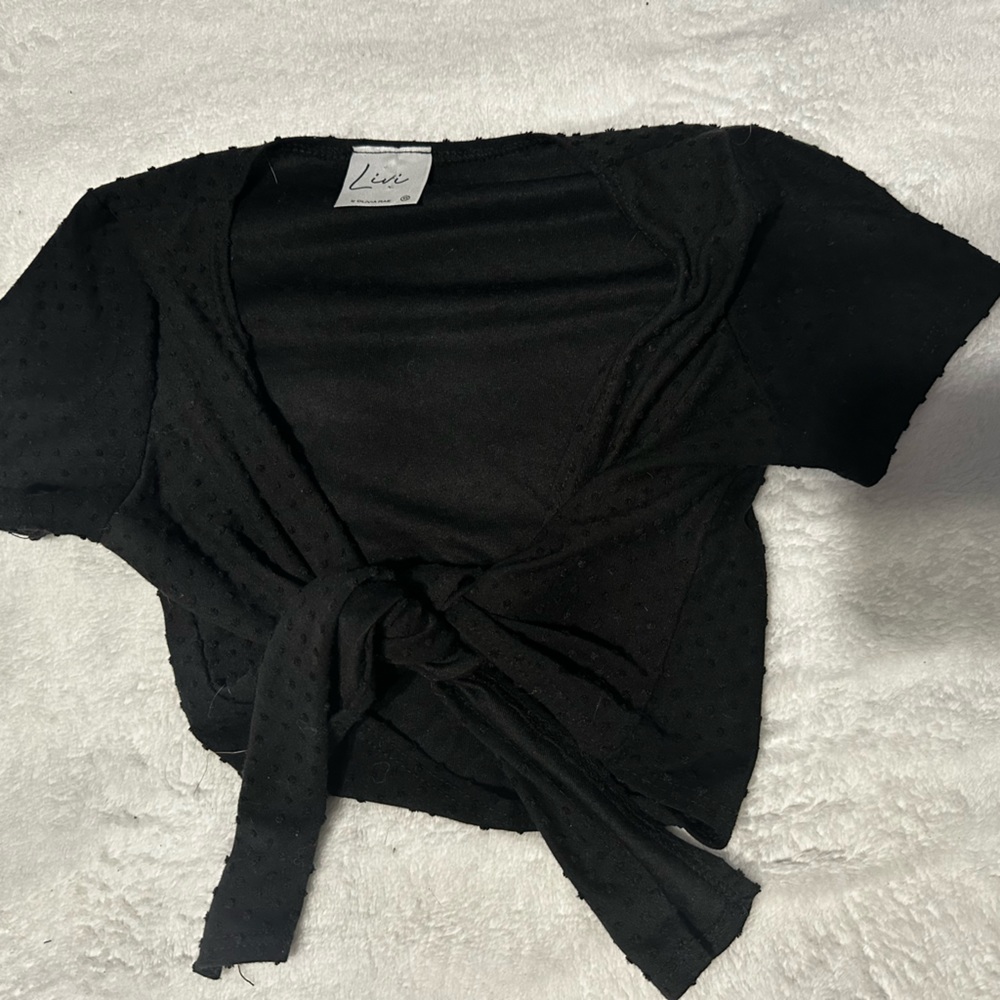 Livi cropped tie front top